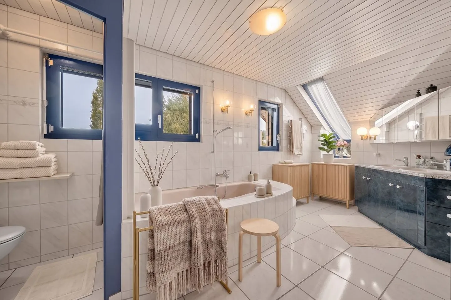Villa individuelle de 6 pièces avec grand jardin arborisé et piscine   - à Payerne - Foto 12 von 13