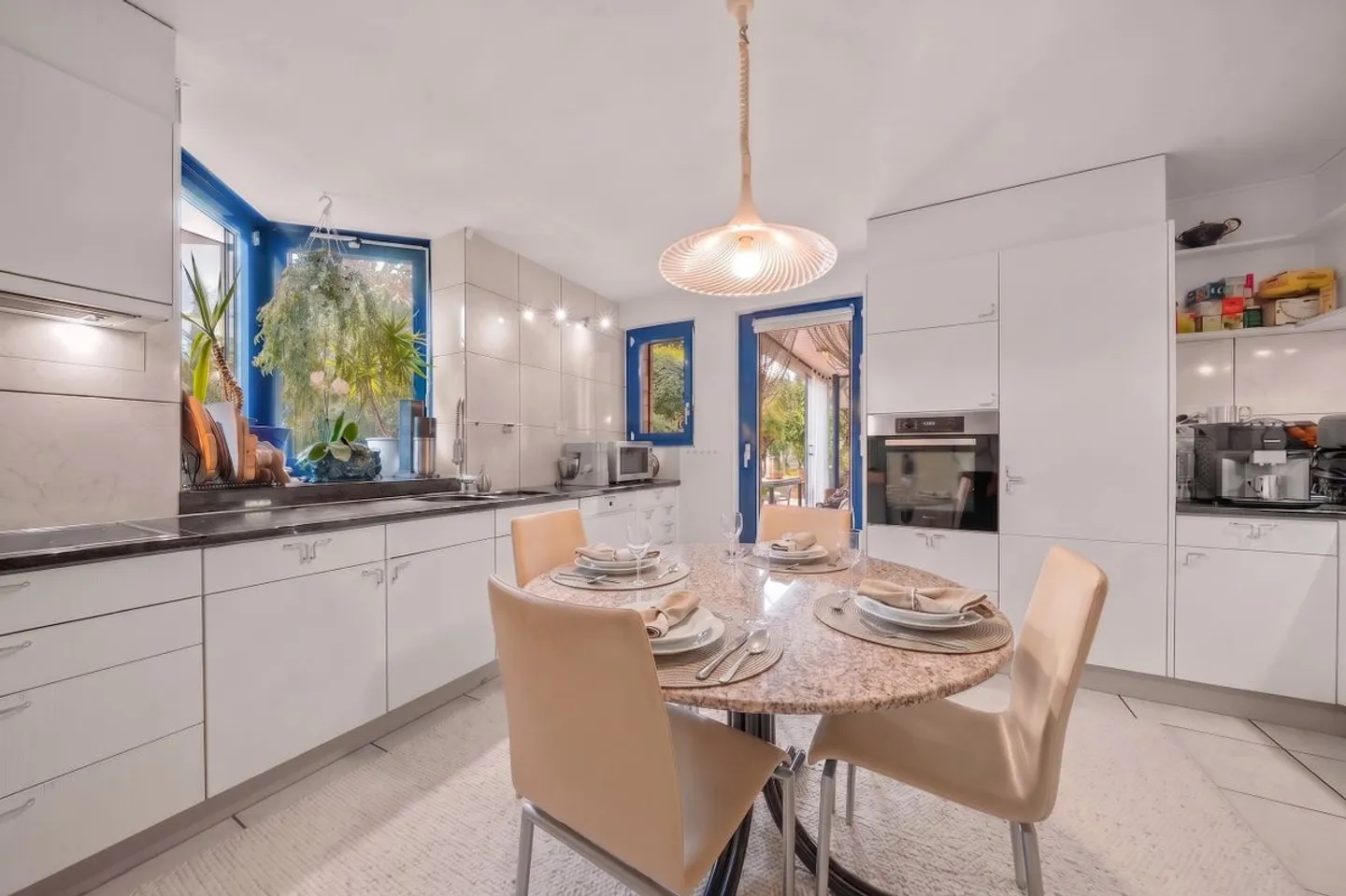 Villa individuelle de 6 pièces avec grand jardin arborisé et piscine   - à Payerne - Foto 5 von 13