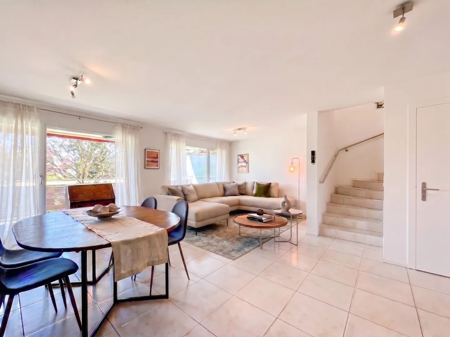 Bright 4.5-room duplex with south-facing balcony and unobstructed view - great opportunity in Belfaux - Photo 1 of 13