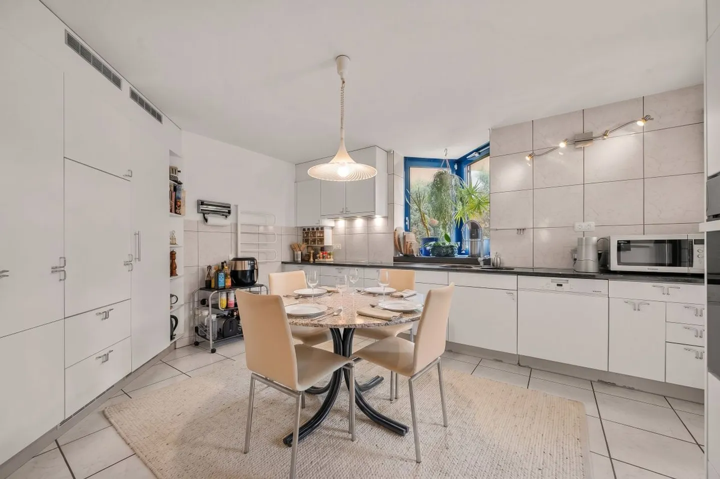 Villa individuelle de 6 pièces avec grand jardin arborisé et piscine   - à Payerne - Foto 4 von 13
