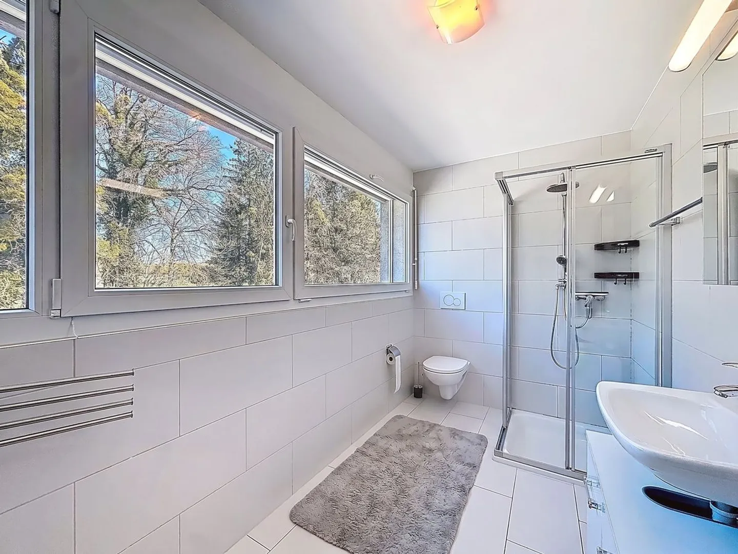 Duplex lumineux de 4,5 pièces, avec balcon plein sud et vue dégagée - belle opportunité à Belfaux - Photo 12 of 13
