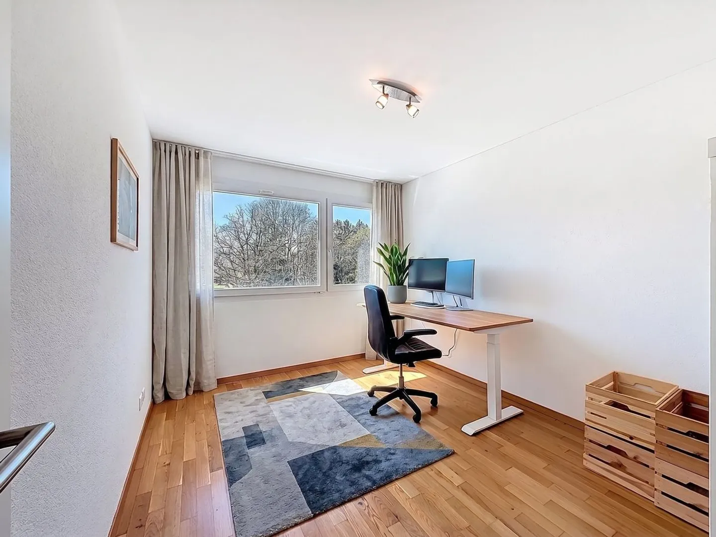 Duplex lumineux de 4,5 pièces, avec balcon plein sud et vue dégagée - belle opportunité à Belfaux - Photo 10 of 13