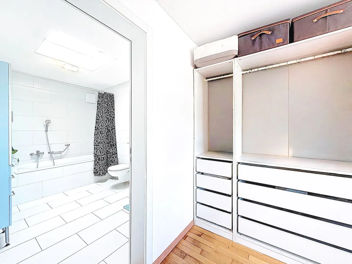 Bright 4.5-room duplex with south-facing balcony and unobstructed view - great opportunity in Belfaux - Photo 9 of 13
