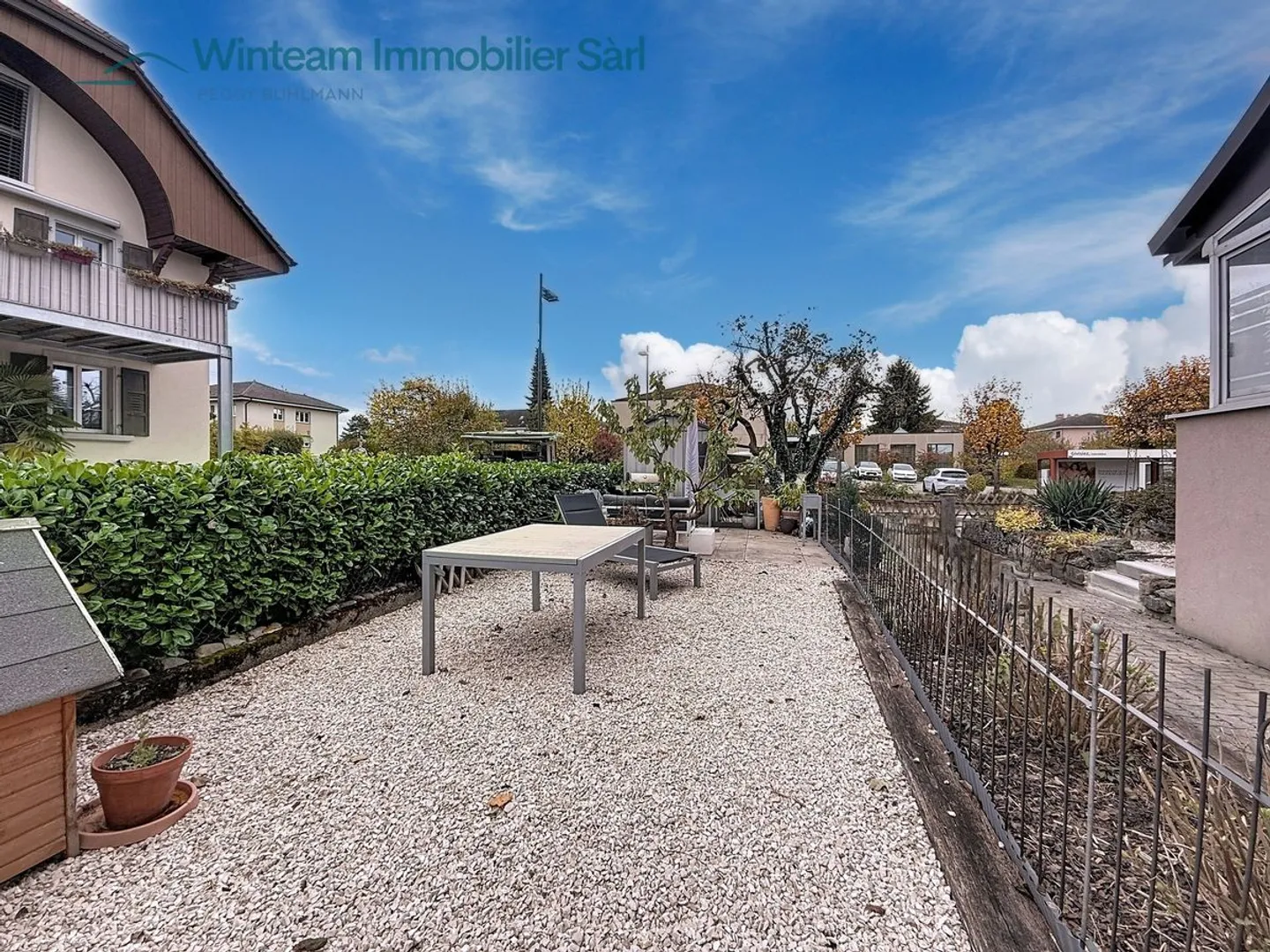 Nouveau sur le marché: 3,5 p rénové au charme unique, véranda et jardin exclusif - à Givisiez - Photo 12 sur 13
