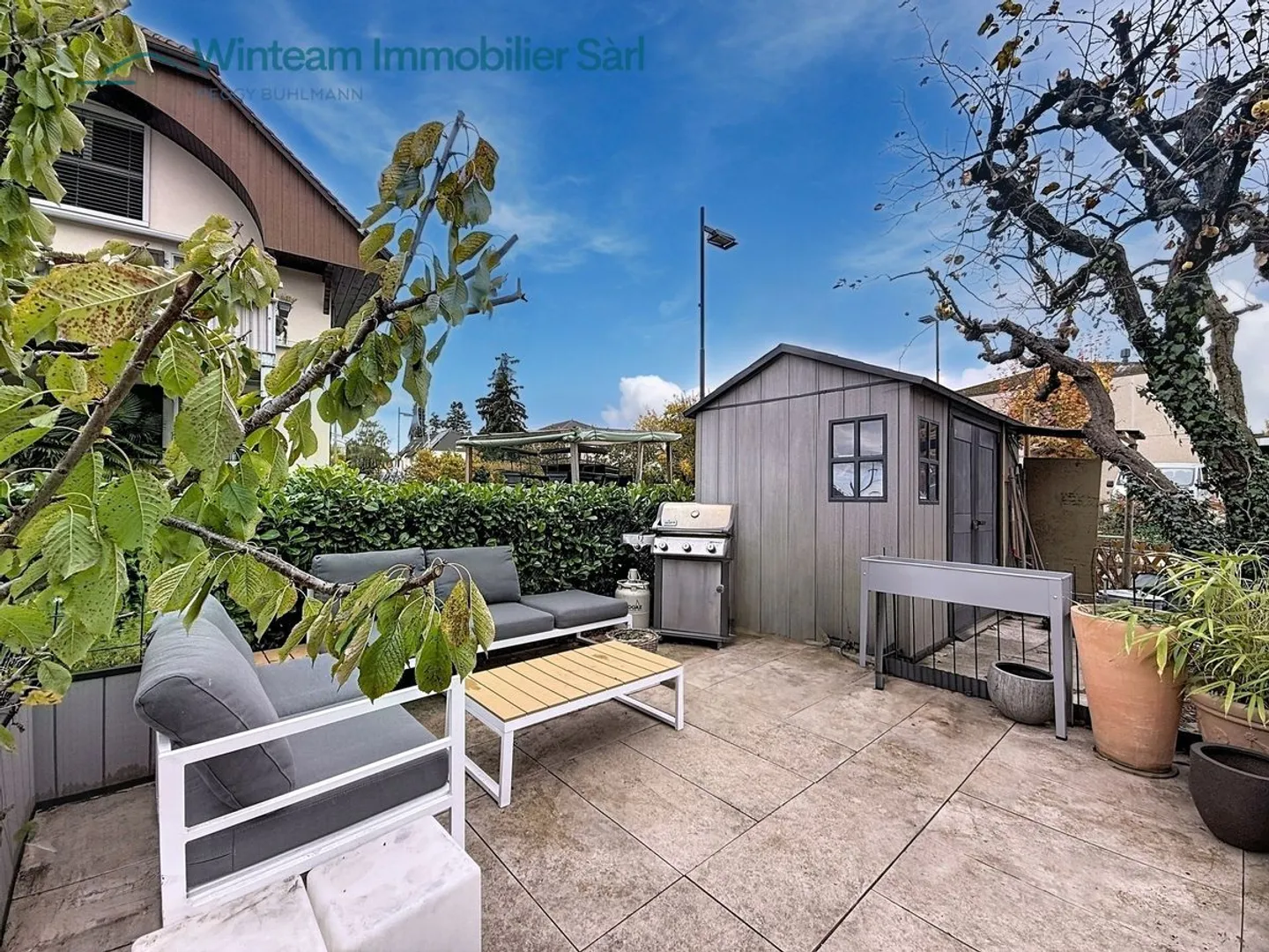 Nouveau sur le marché: 3,5 p rénové au charme unique, véranda et jardin exclusif - à Givisiez - Photo 11 sur 13