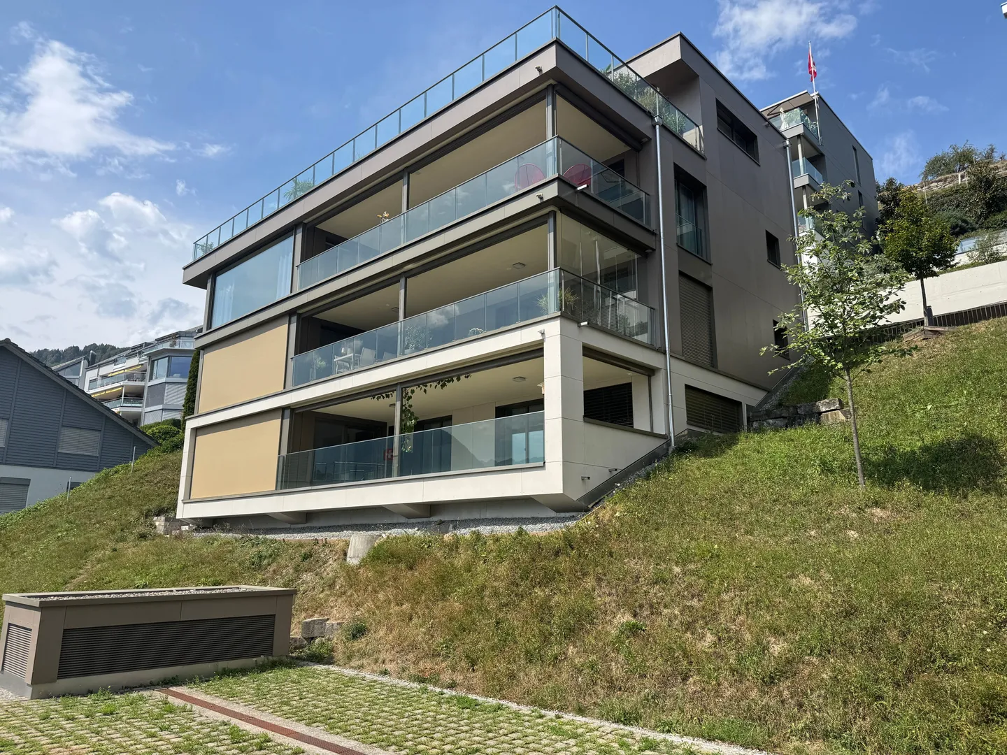 Grosszügige 4½-Zimmer-Wohnung mit Seesicht und sonnigem Balkon in Ennetbürgen mieten - Photo 1 sur 13
