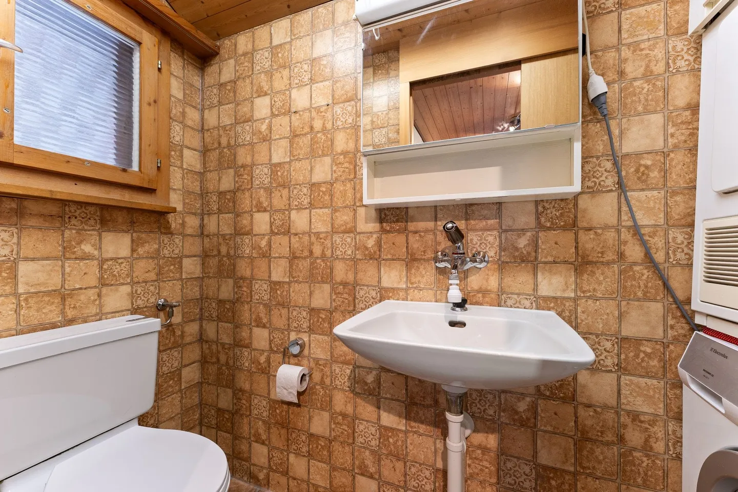 Casa unifamiliare di 4,5 locali con appartamento indipendente e fantastica vista sulle montagne a Ennetmoos - Foto 9 di 13