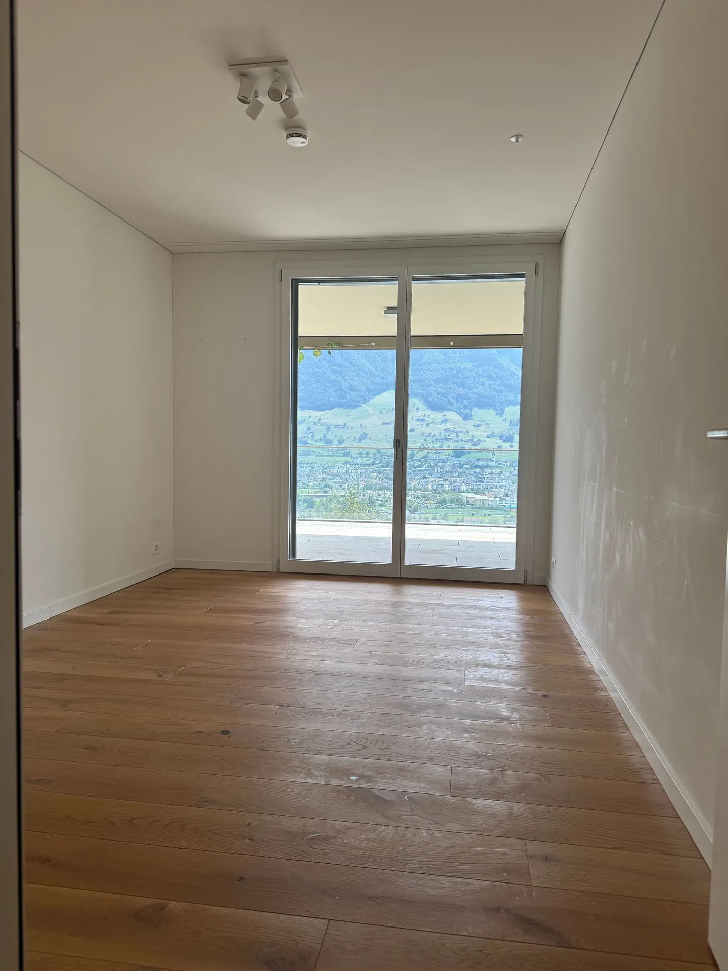 Grosszügige 4½-Zimmer-Wohnung mit Seesicht und sonnigem Balkon in Ennetbürgen mieten - Photo 9 sur 13