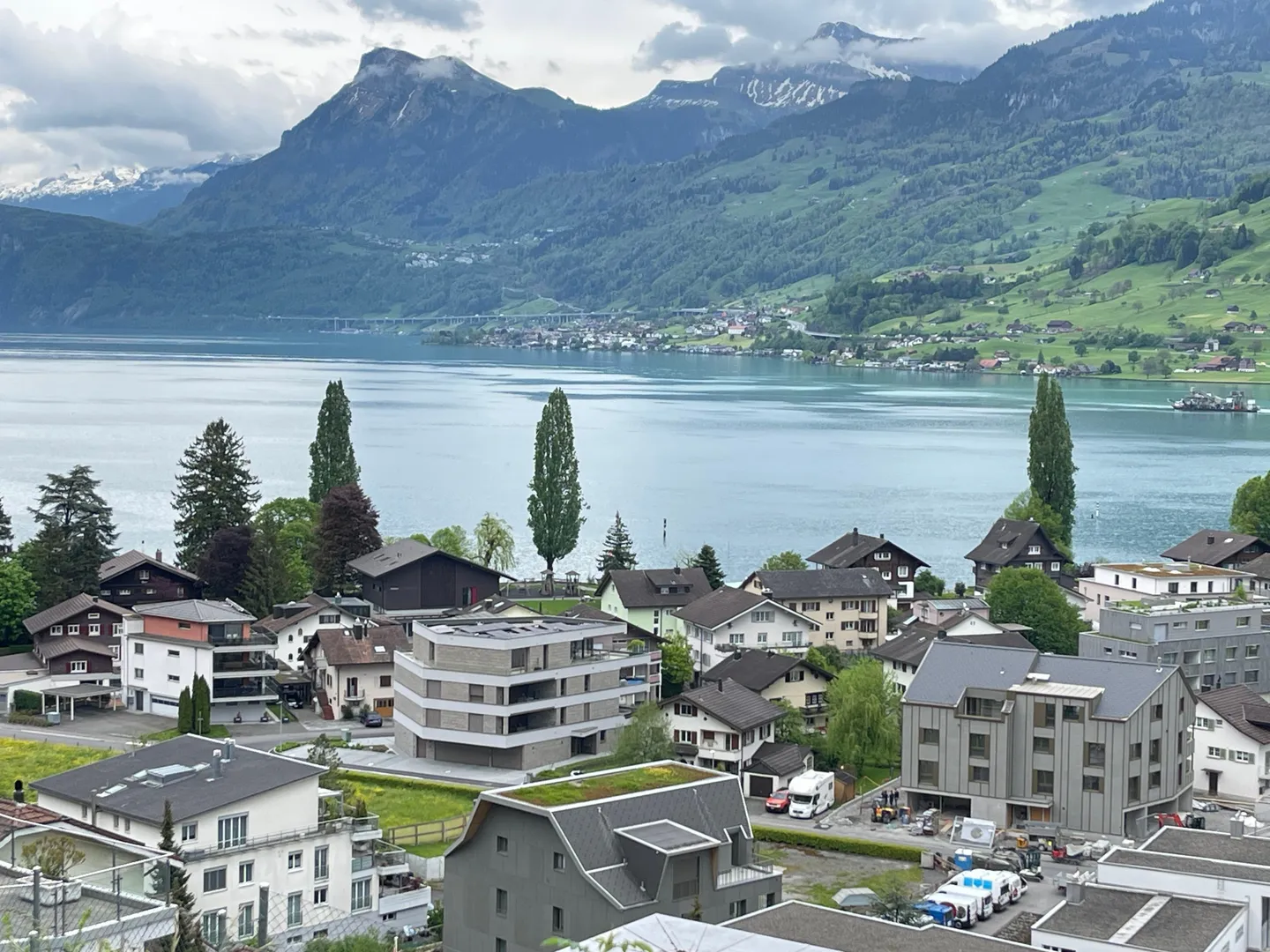 Vivere come nuovo a Ennetbürgen - moderno appartamento di 3 1/2 locali con balcone - Foto 1 di 13