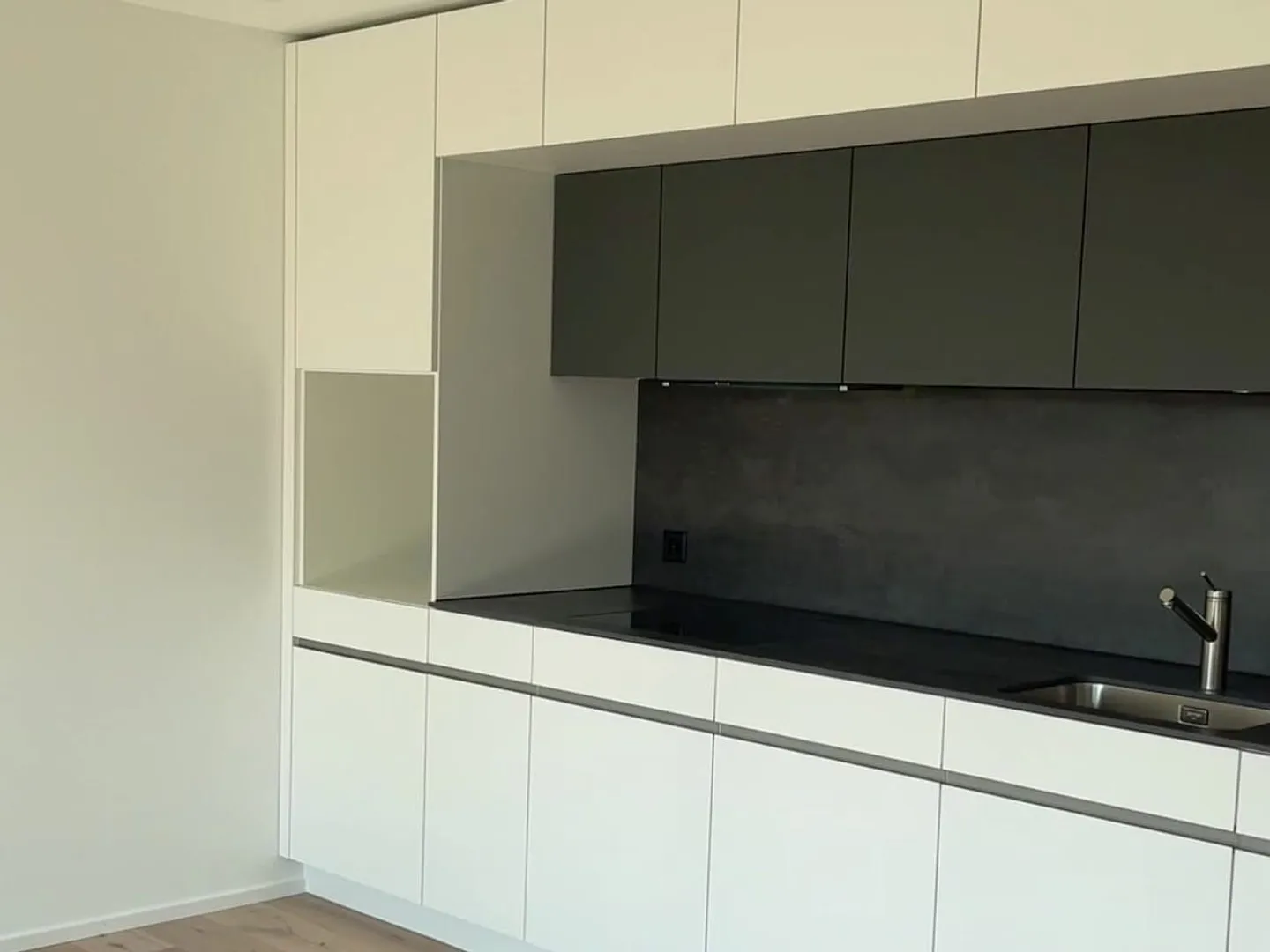 Vivere come nuovo a Ennetbürgen - moderno appartamento di 3 1/2 locali con balcone - Foto 3 di 13