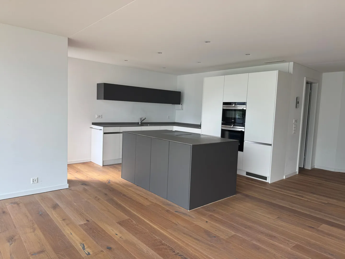 Grosszügige 4½-Zimmer-Wohnung mit Seesicht und sonnigem Balkon in Ennetbürgen mieten - Photo 2 sur 13