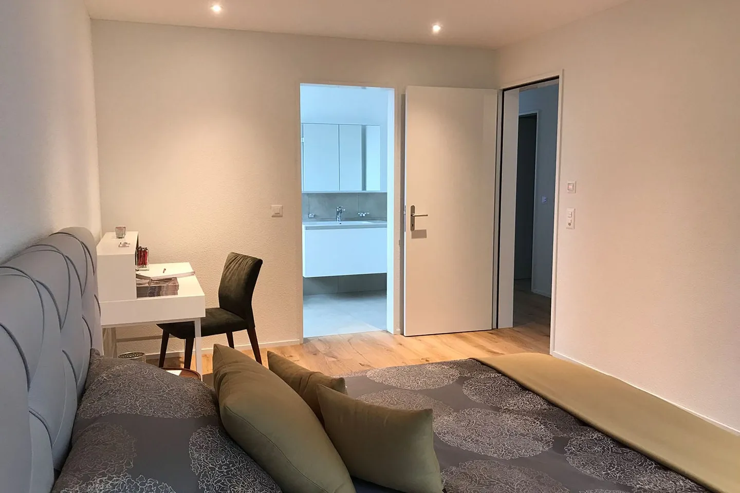 Moderne Wohnung mit grossem Balkon - Foto 4 von 12