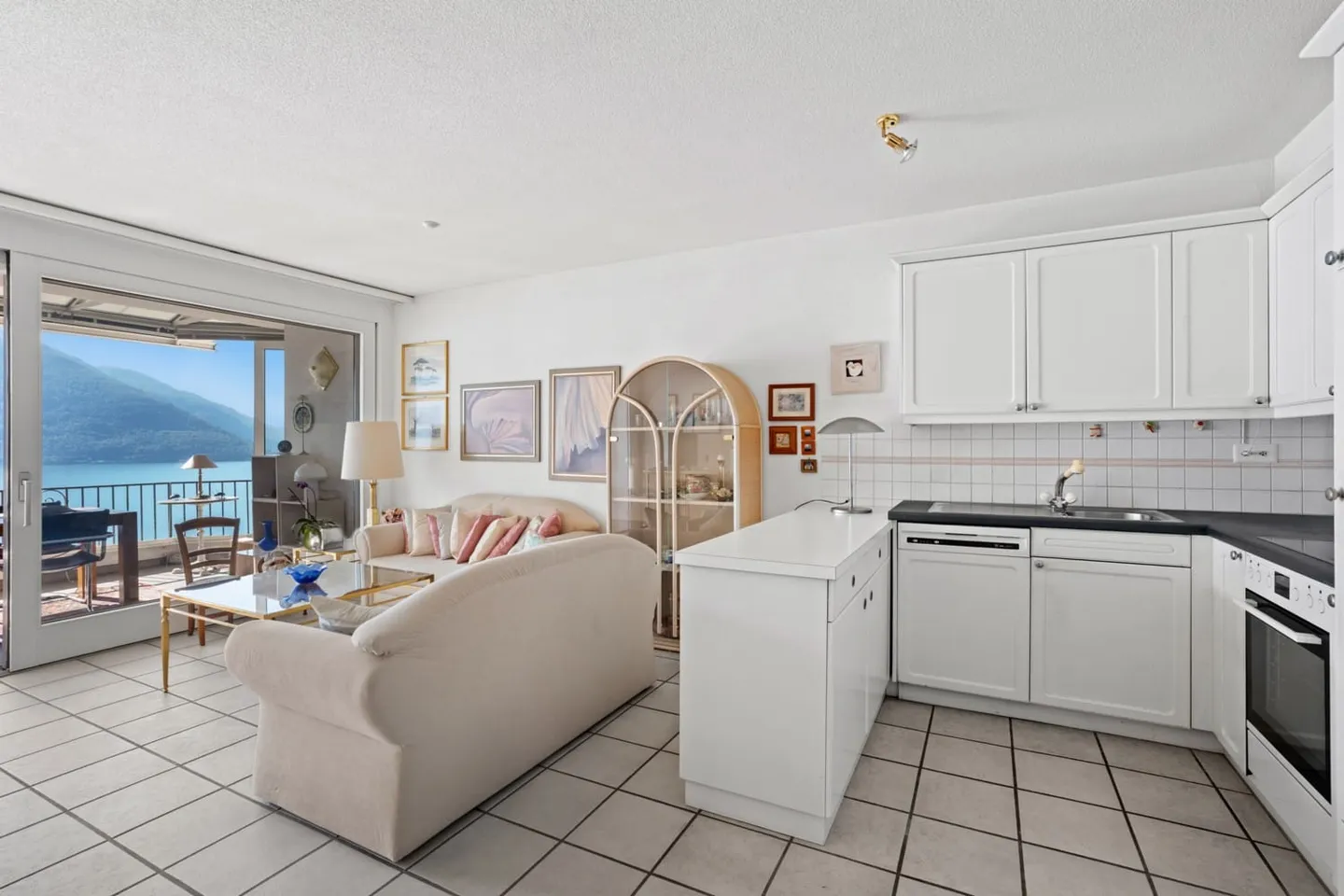 Acheter un appartement en attique de 2.5 pi&egrave;ces avec vue panoramique &agrave; Brissago - Photo 8 sur 13