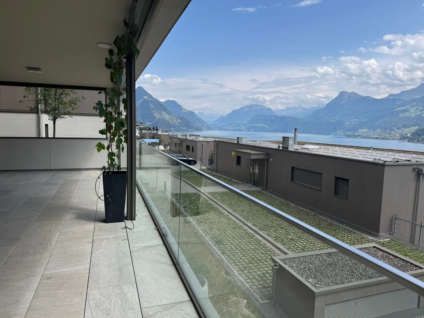 Grosszügige 4½-Zimmer-Wohnung mit Seesicht und sonnigem Balkon in Ennetbürgen mieten - Photo 6 sur 13