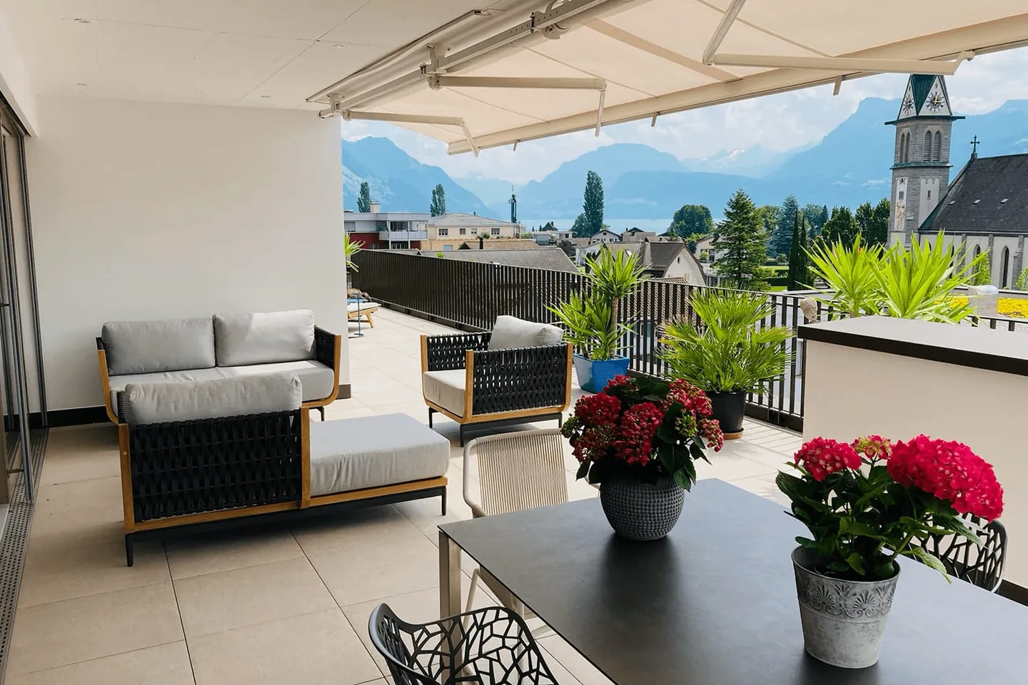 5.5-room penthouse with 112 m² south terrace in Ennetbürgen for rent - Photo 6 of 13