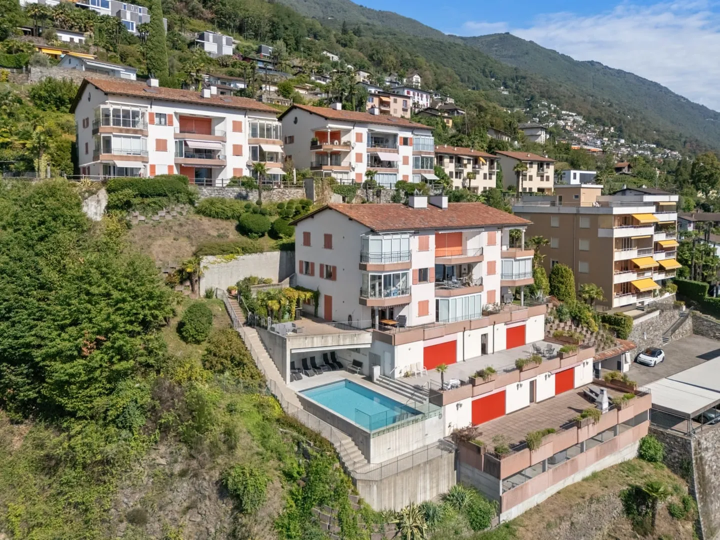 Acheter un appartement en attique de 2.5 pi&egrave;ces avec vue panoramique &agrave; Brissago - Photo 2 sur 13