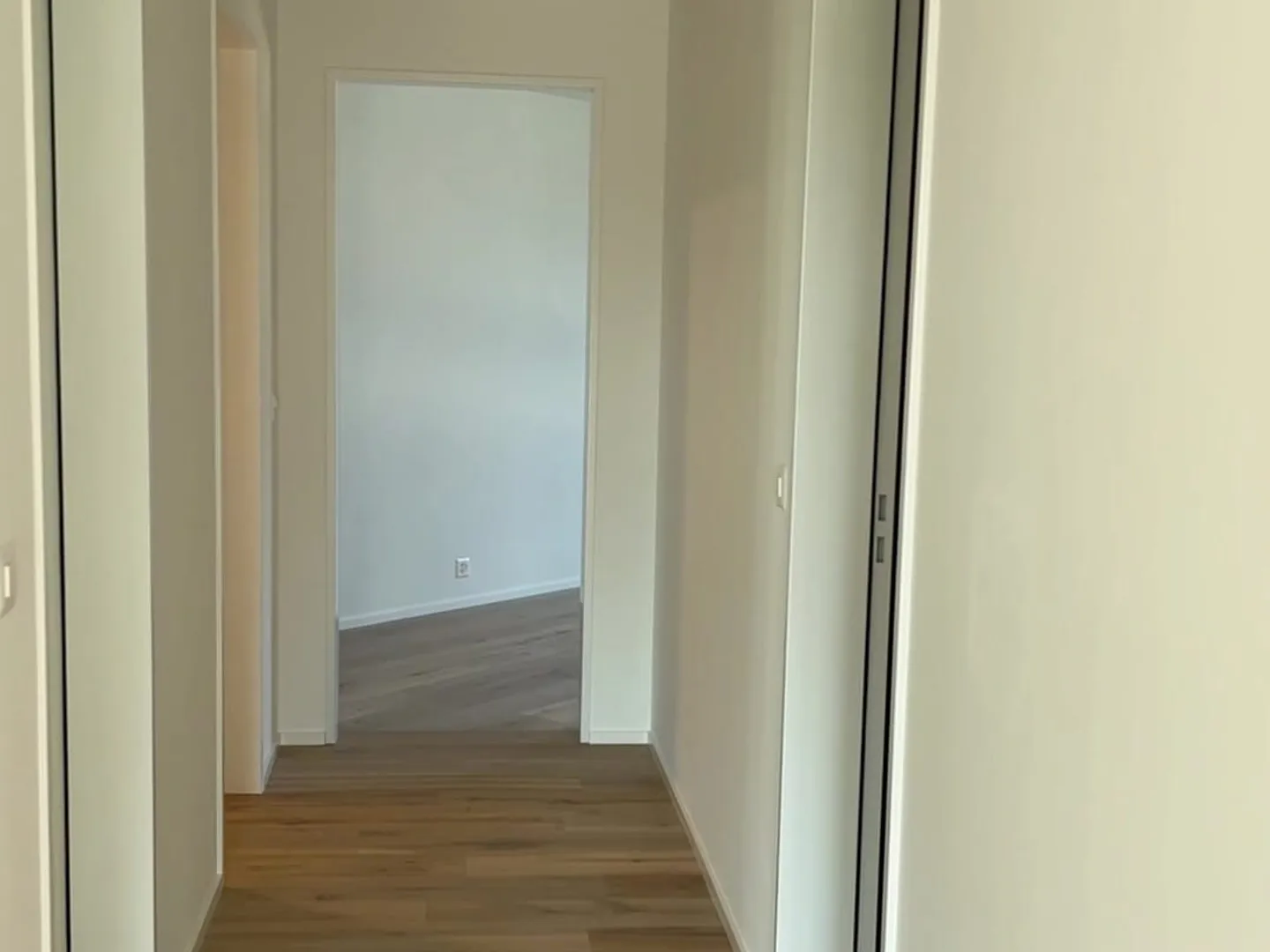 Vivere come nuovo a Ennetbürgen - moderno appartamento di 3 1/2 locali con balcone - Foto 6 di 13
