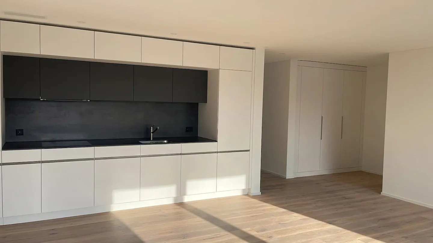 Vivere come nuovo a Ennetbürgen - moderno appartamento di 3 1/2 locali con balcone - Foto 4 di 13