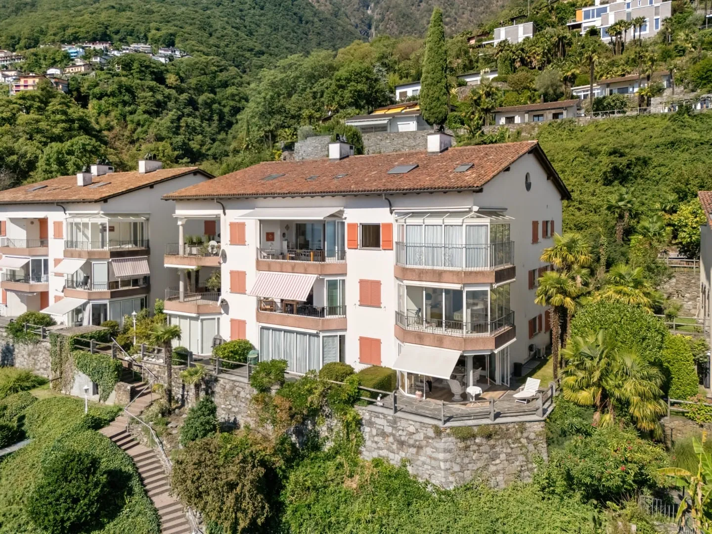 Acheter un appartement en attique de 2.5 pi&egrave;ces avec vue panoramique &agrave; Brissago - Photo 3 sur 13