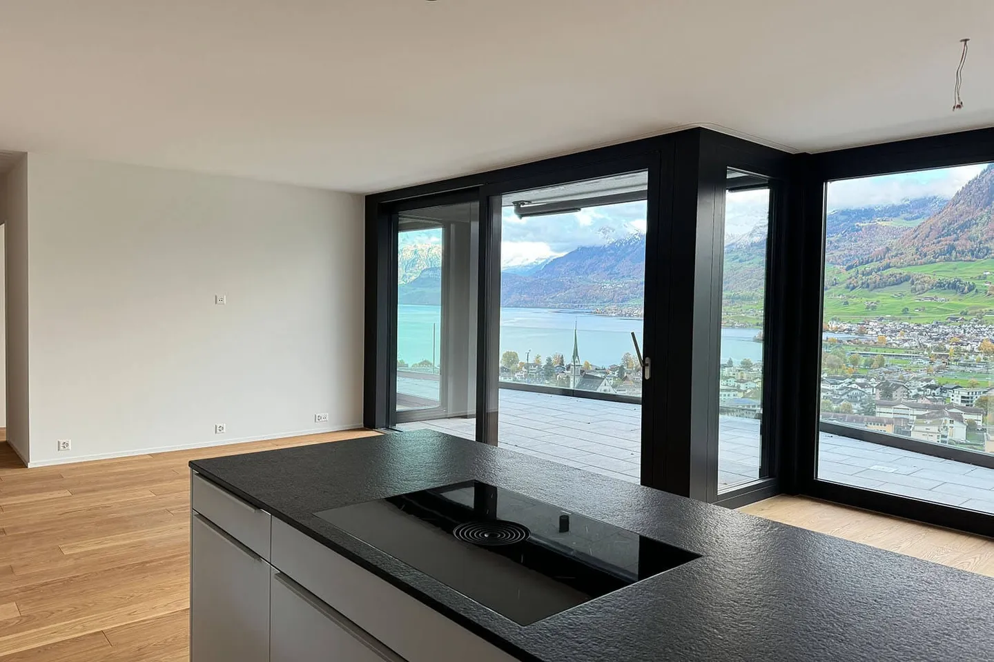 4.5-room apartment with impressive lake and mountain views in Ennetbürgen - limited to 3 years - Photo 3 of 13