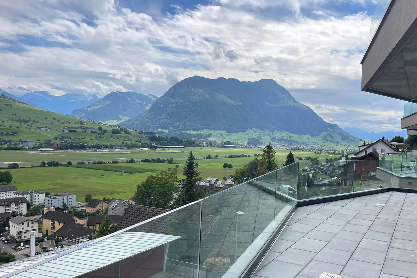 4.5-room apartment with impressive lake and mountain views in Ennetbürgen - limited to 3 years - Photo 6 of 13