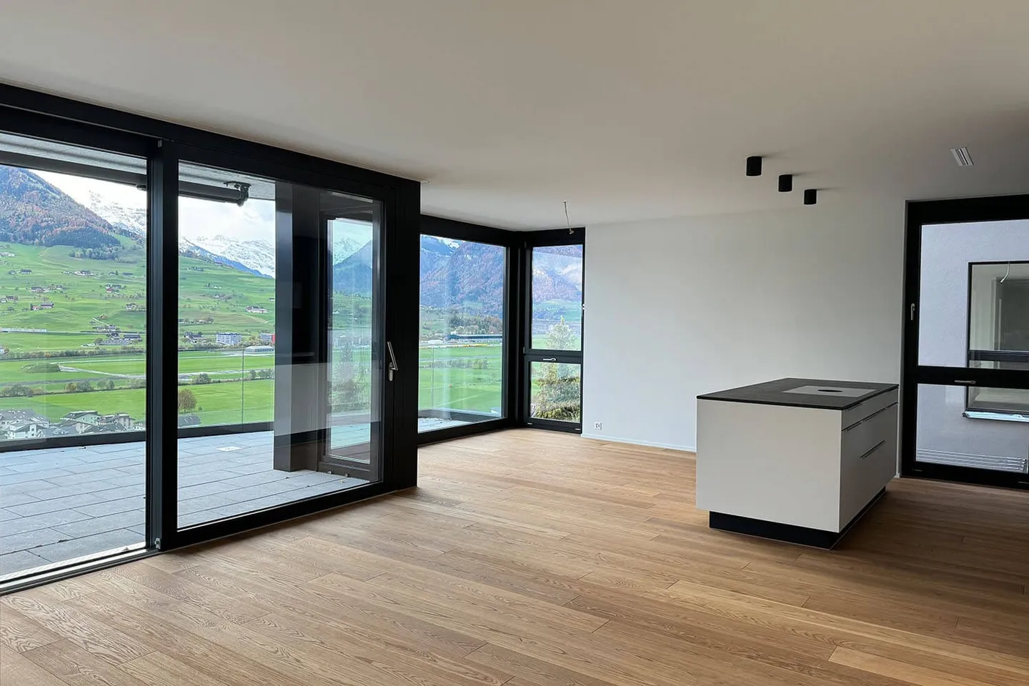 4.5-room apartment with impressive lake and mountain views in Ennetbürgen - limited to 3 years - Photo 4 of 13