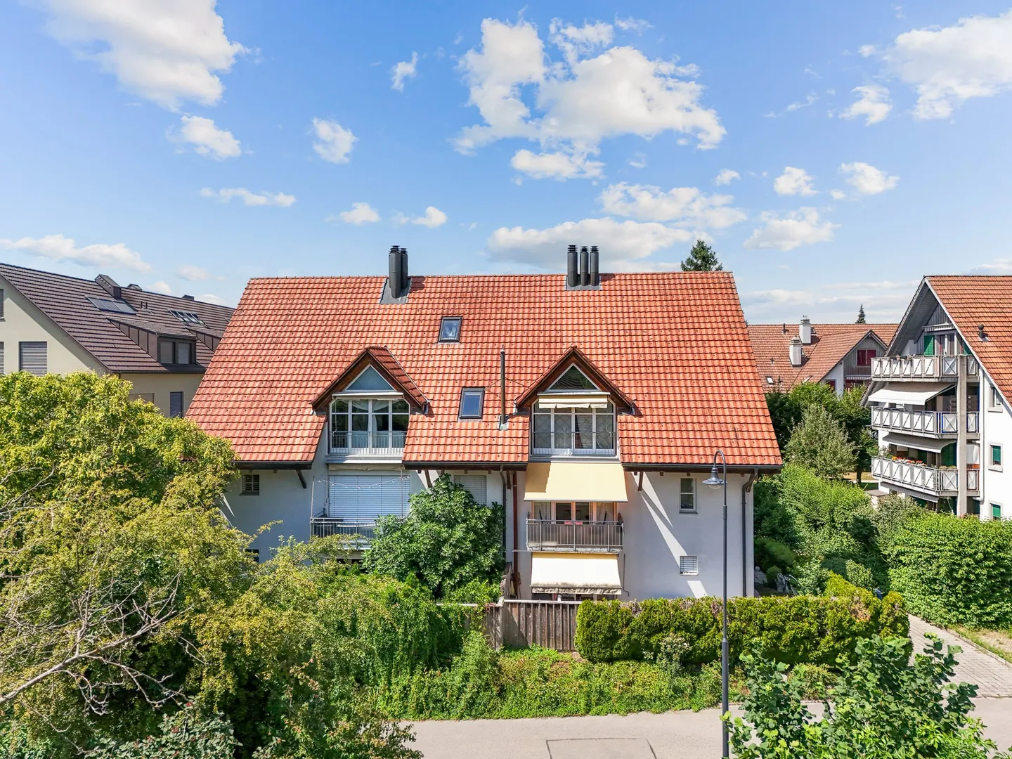 3.5-Room Garden Apartment with Fireplace in Jonen - Photo 1 of 12