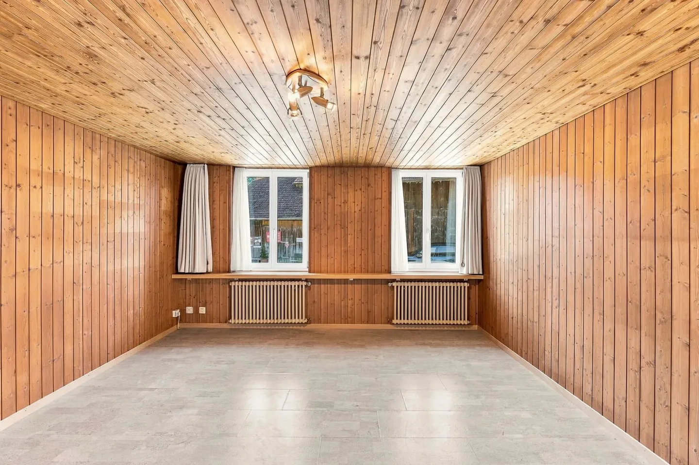 9.5-room house with attic apartment and barn in Würenlos - Photo 5 of 13
