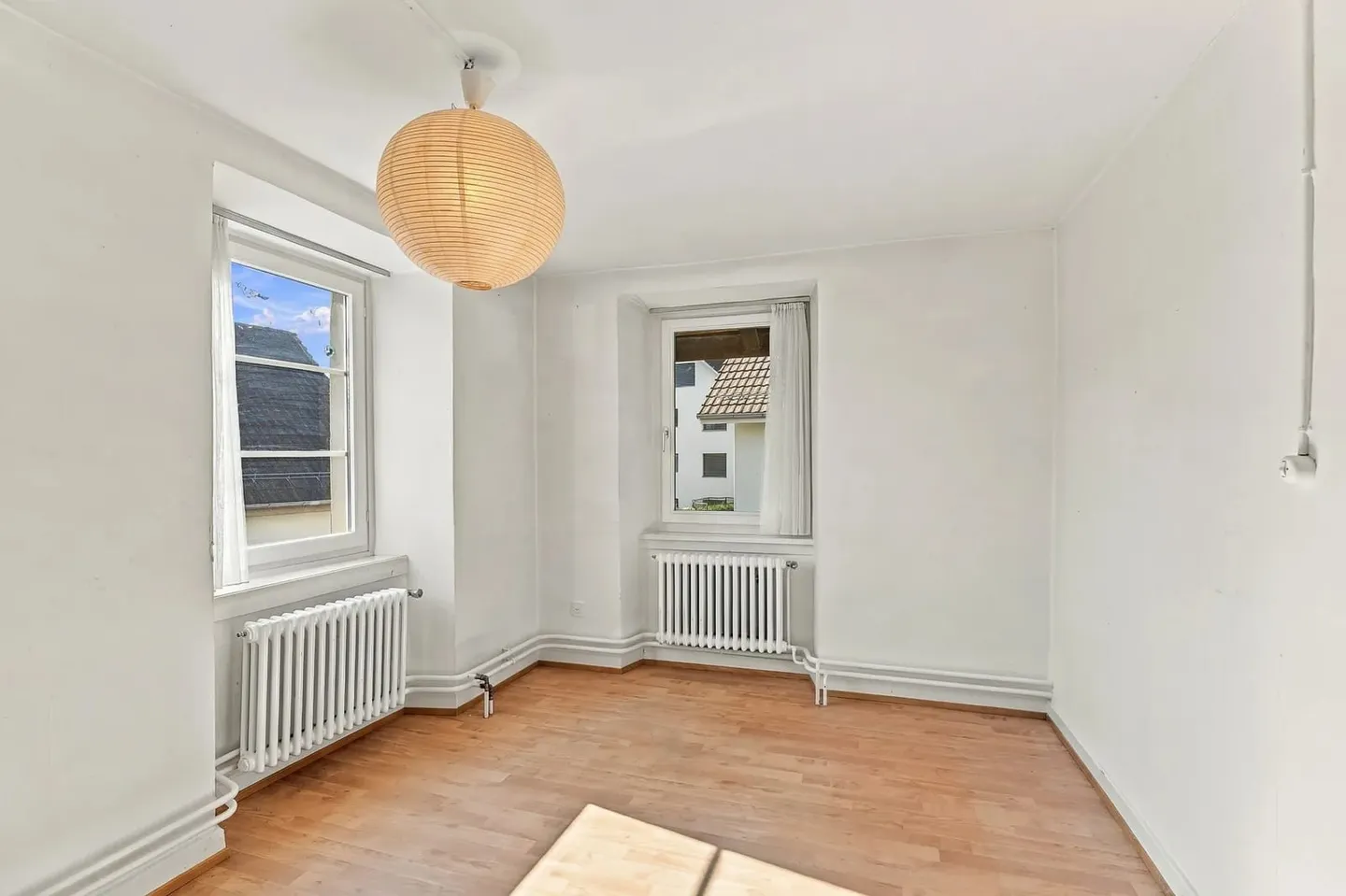 9.5-room house with attic apartment and barn in Würenlos - Photo 6 of 13