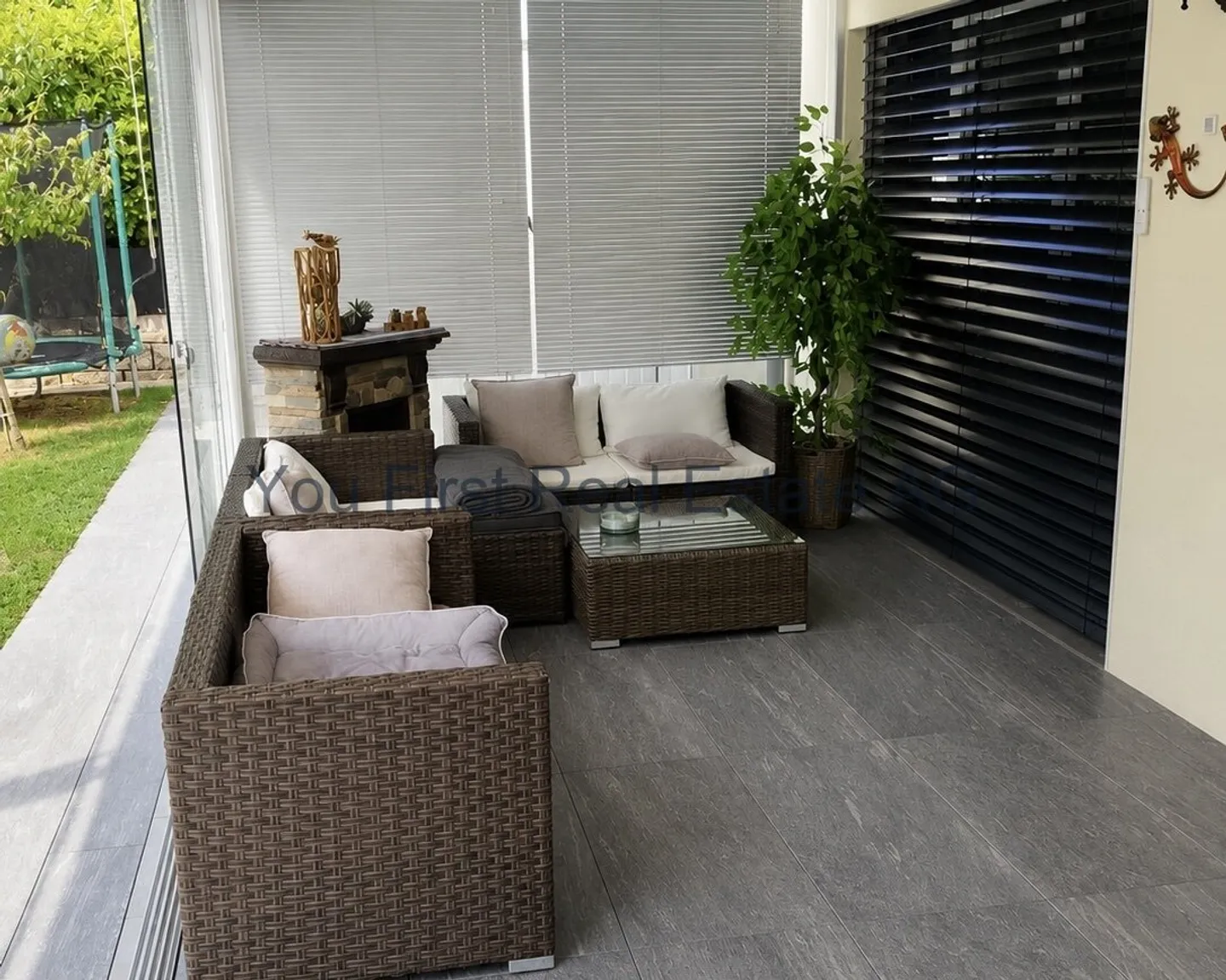 Modernes Einfamilienhaus mit Garten - Foto 12 von 12