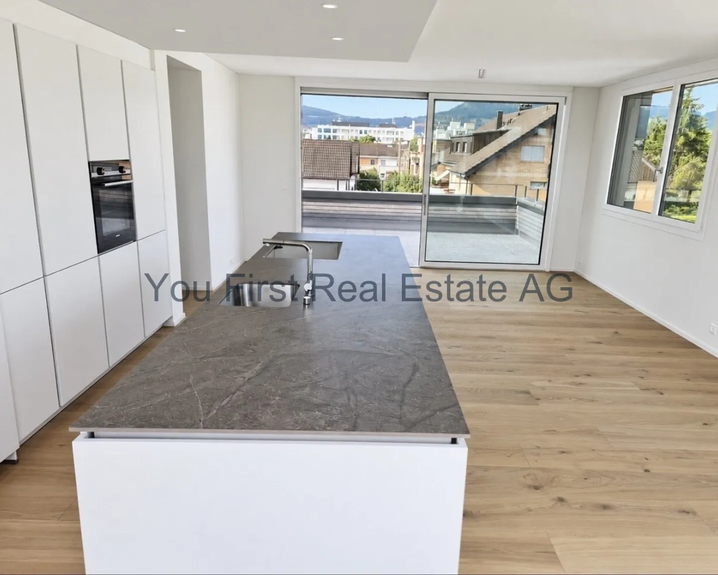 Newly built 3.5-room penthouse apartment with spacious wrap-around terrace - Photo 3 of 11