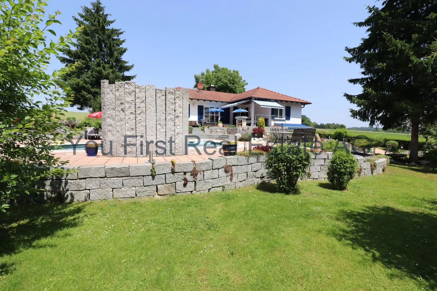 FRANCE -Ein Garten wie ein Park  Ruhe, Raum und Natur. - Photo 1 sur 13