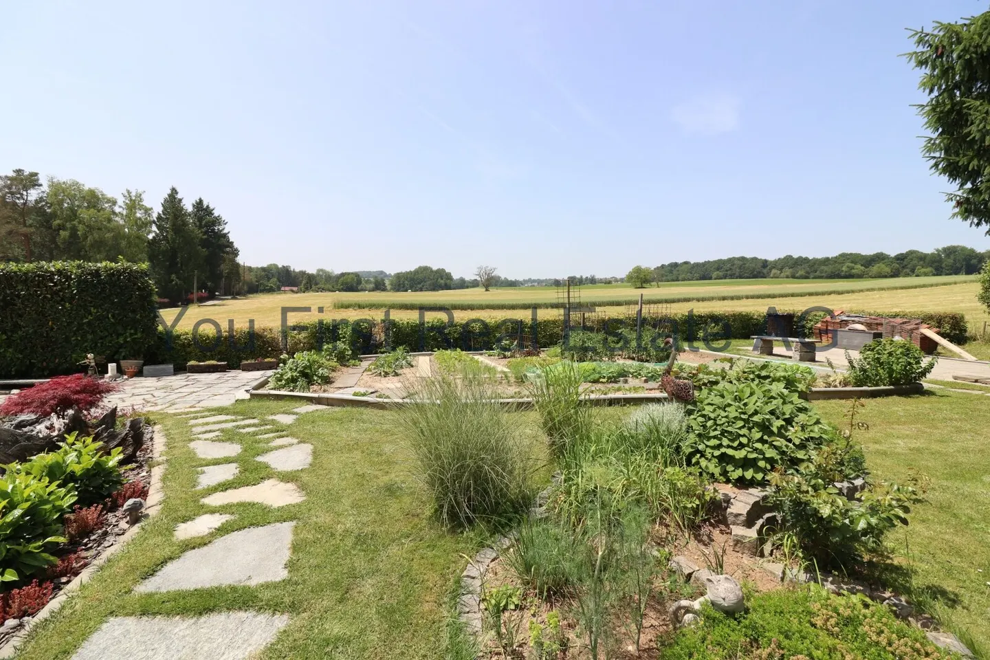FRANCE -Ein Garten wie ein Park  Ruhe, Raum und Natur. - Photo 13 sur 13