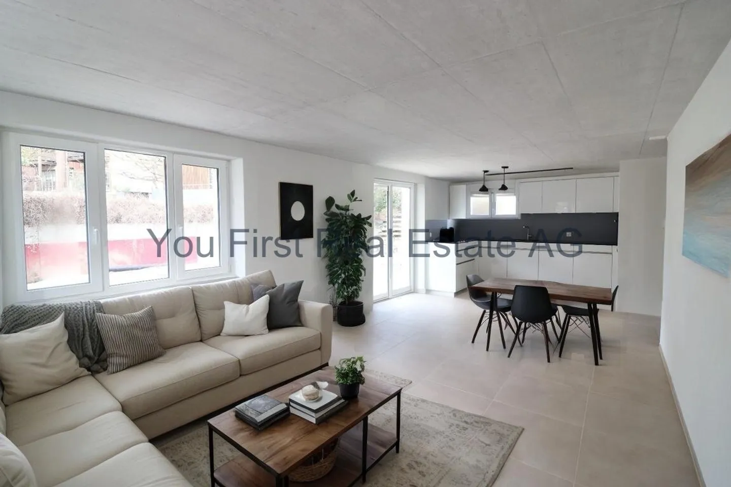 FIRST USE for garden lovers - Photo 1 of 5