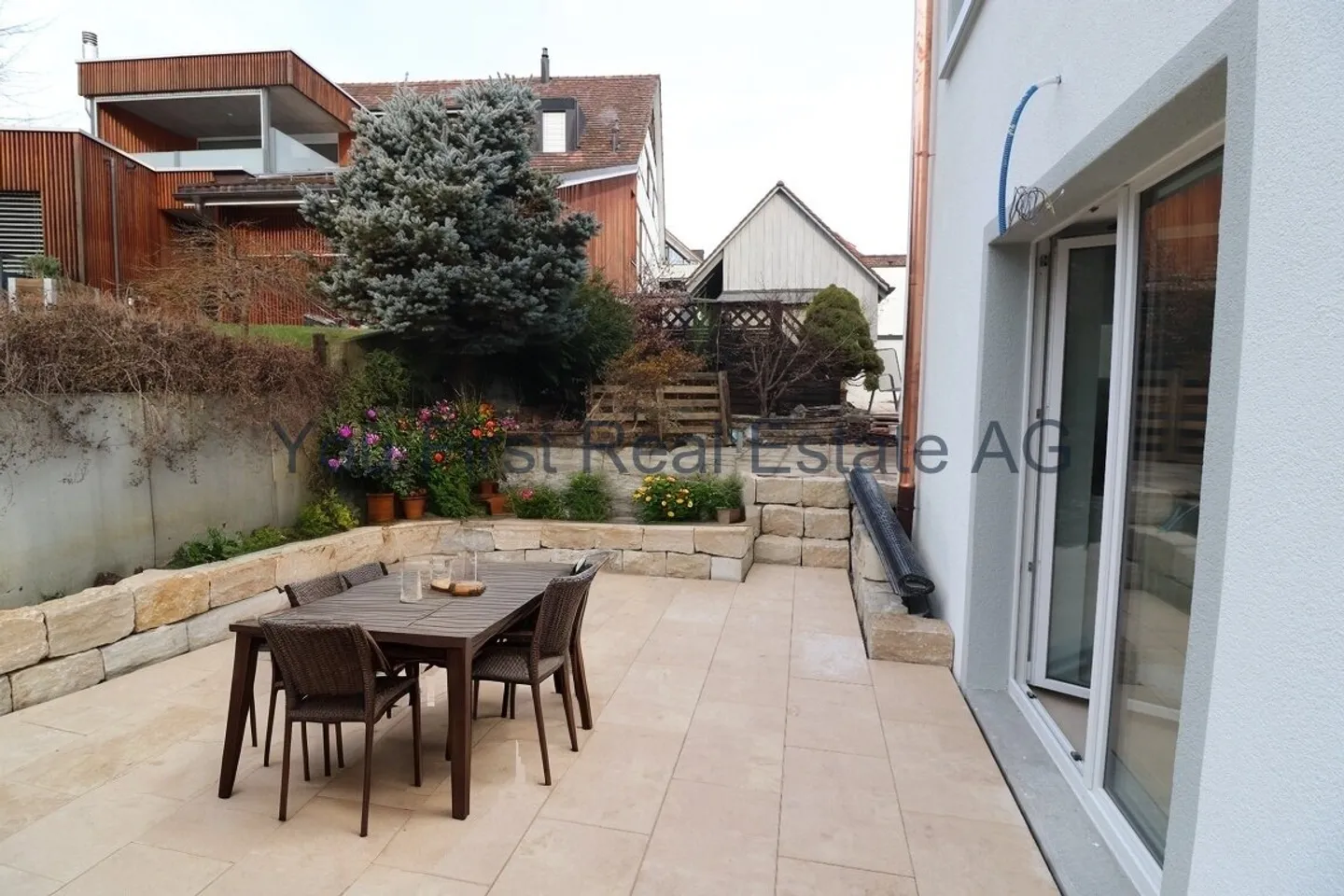 FIRST USE for garden lovers - Photo 4 of 5