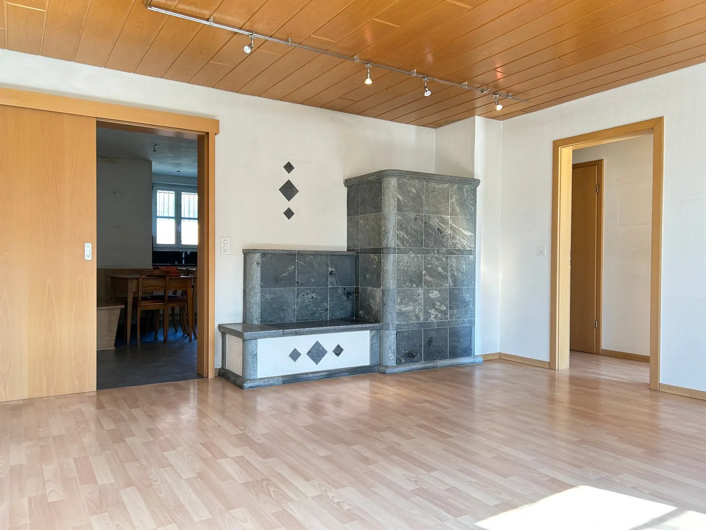 Maison bifamiliale avec 2 appartements et 7 chambres à Häuslenen à vendre - Photo 3 sur 13