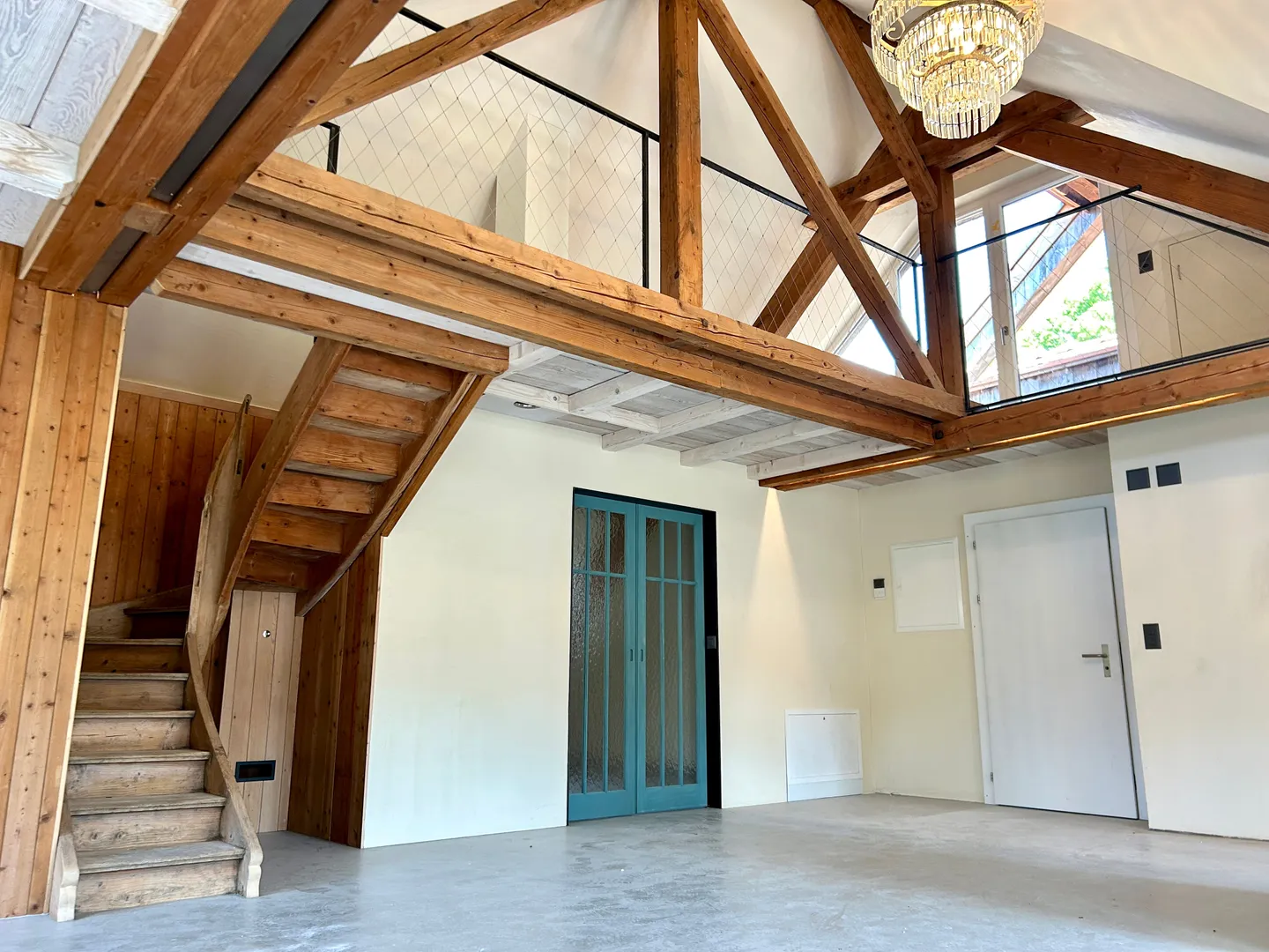 Renditeobjekt / Mehrfamilienhaus der besonderen Art - Historisches Haus mit 6 neuwertigen Wohnungen und 2 Studios/Ateliers - Foto 6 von 13