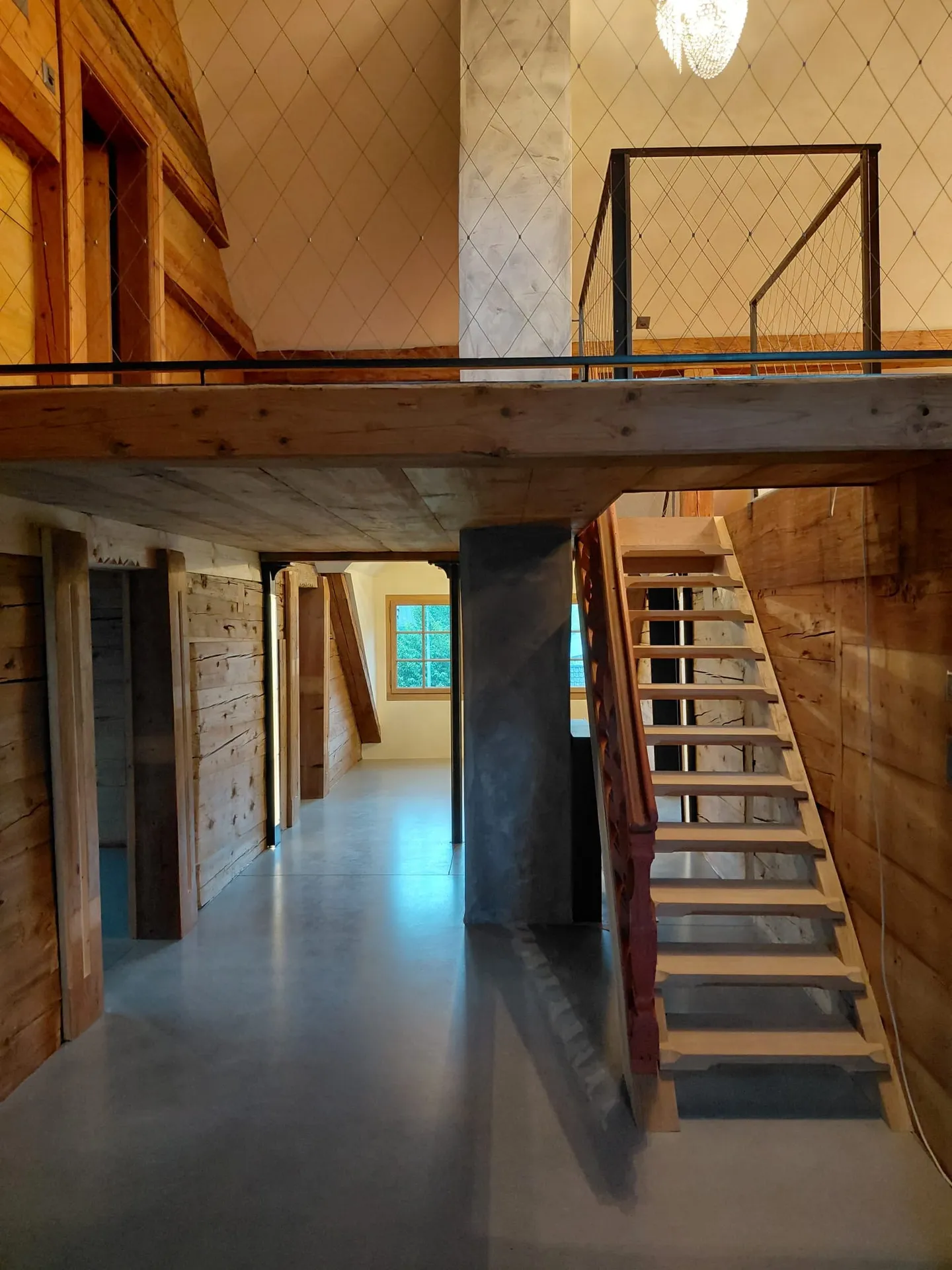 Renditeobjekt / Mehrfamilienhaus der besonderen Art - Historisches Haus mit 6 neuwertigen Wohnungen und 2 Studios/Ateliers - Foto 5 von 13