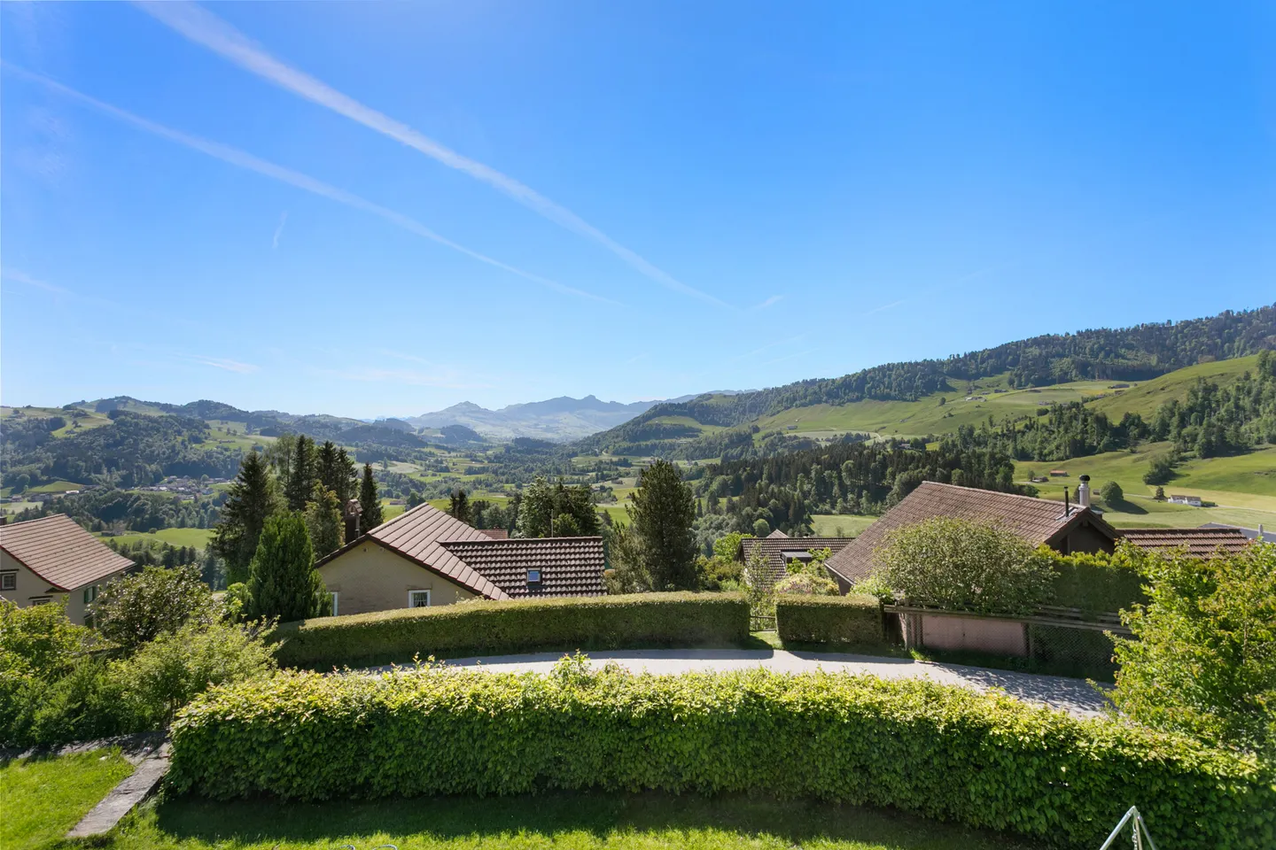 4.5-Room Apartment with Breathtaking Views - Photo 11 of 13