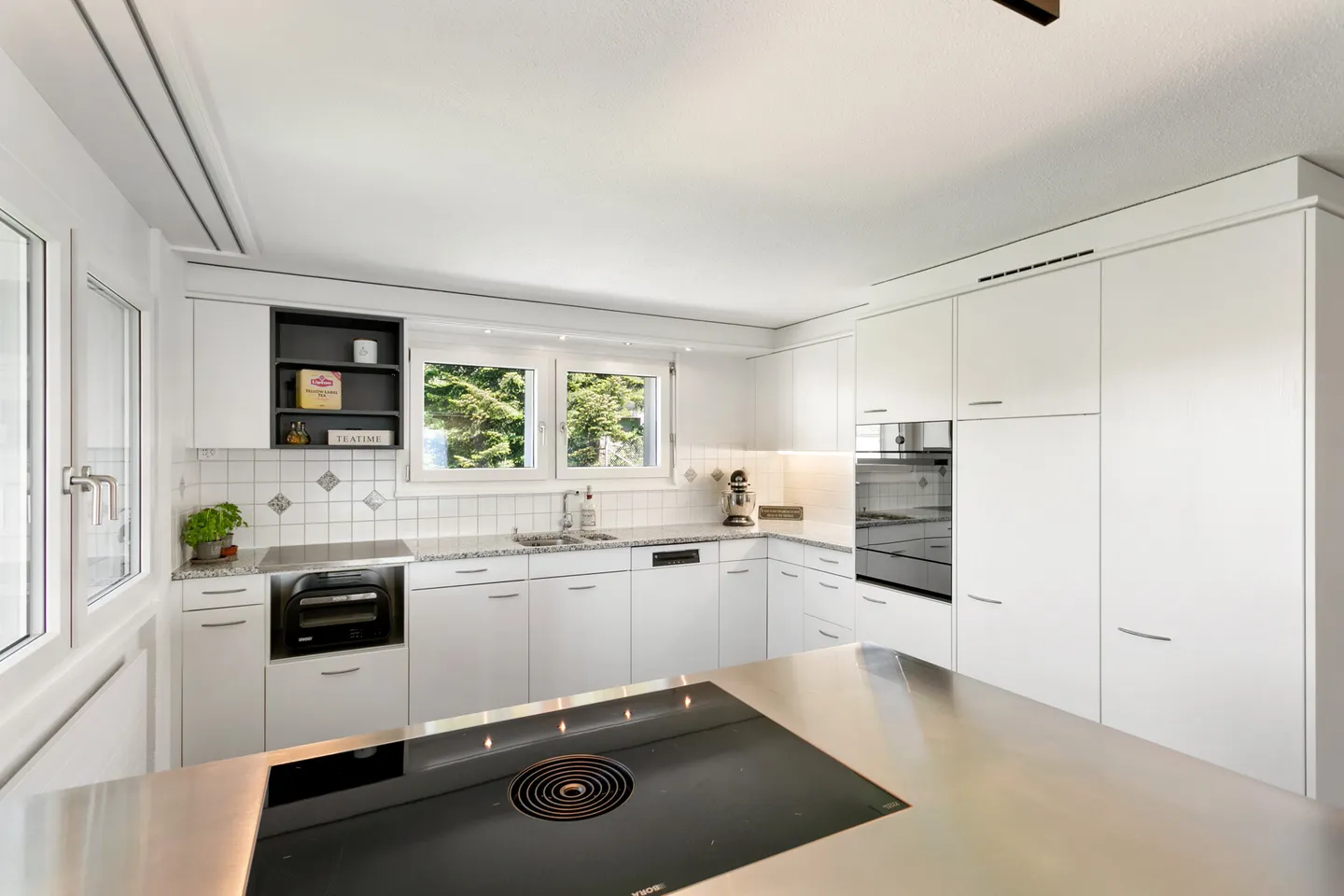 4.5-Room Apartment with Breathtaking Views - Photo 5 of 13