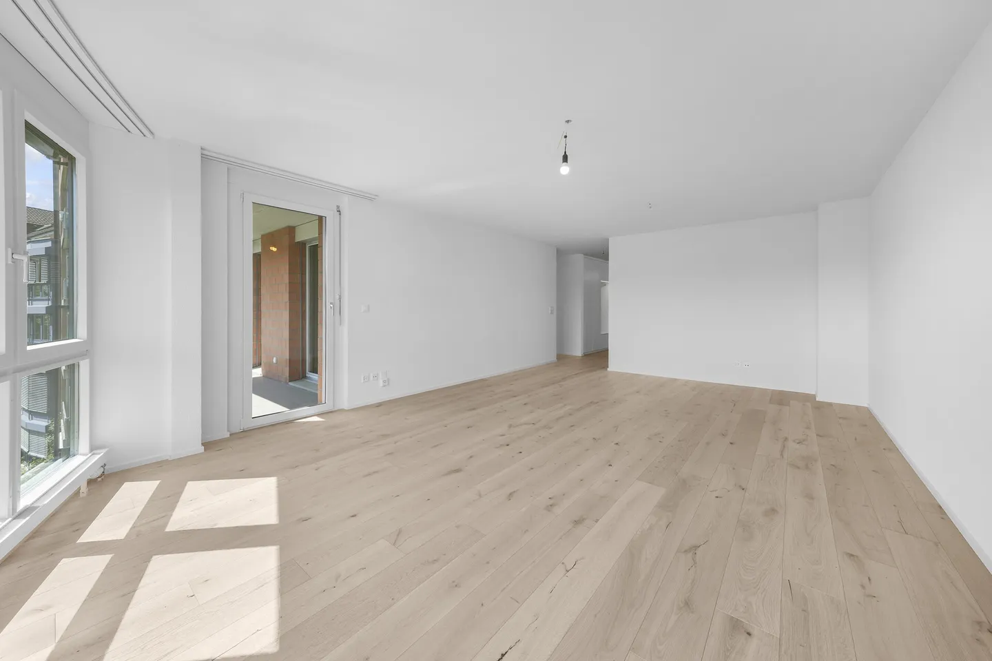 Modernes Apartment mit Balkonen - Foto 3 von 13