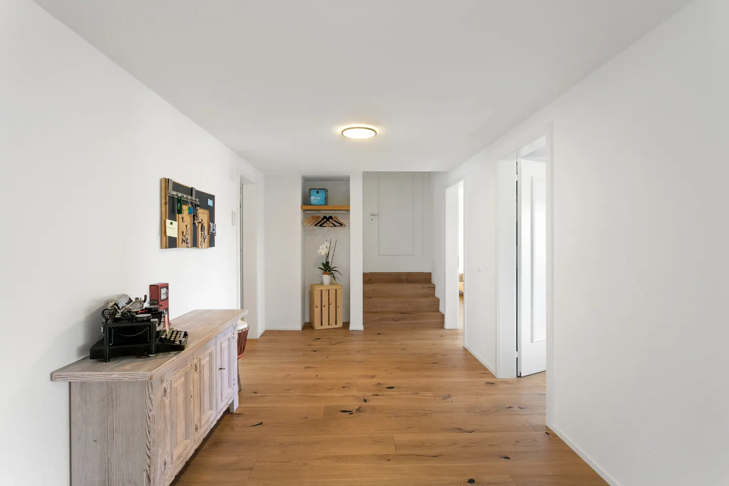4.5-Room Apartment with Breathtaking Views - Photo 9 of 13