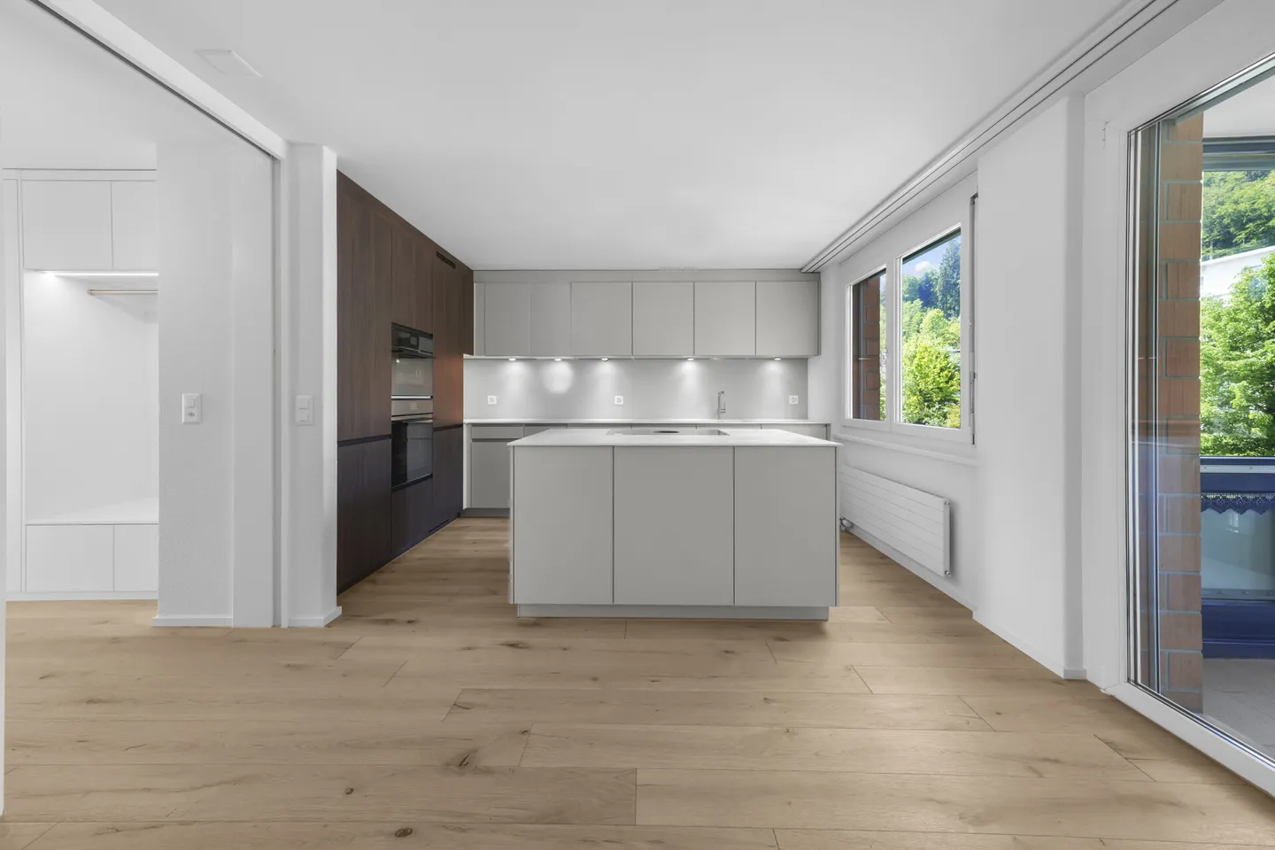 Einziehen und wohlfühlen: Hochwertig ausgebaute 4.5-Zimmer-Wohnung - Photo 7 of 13