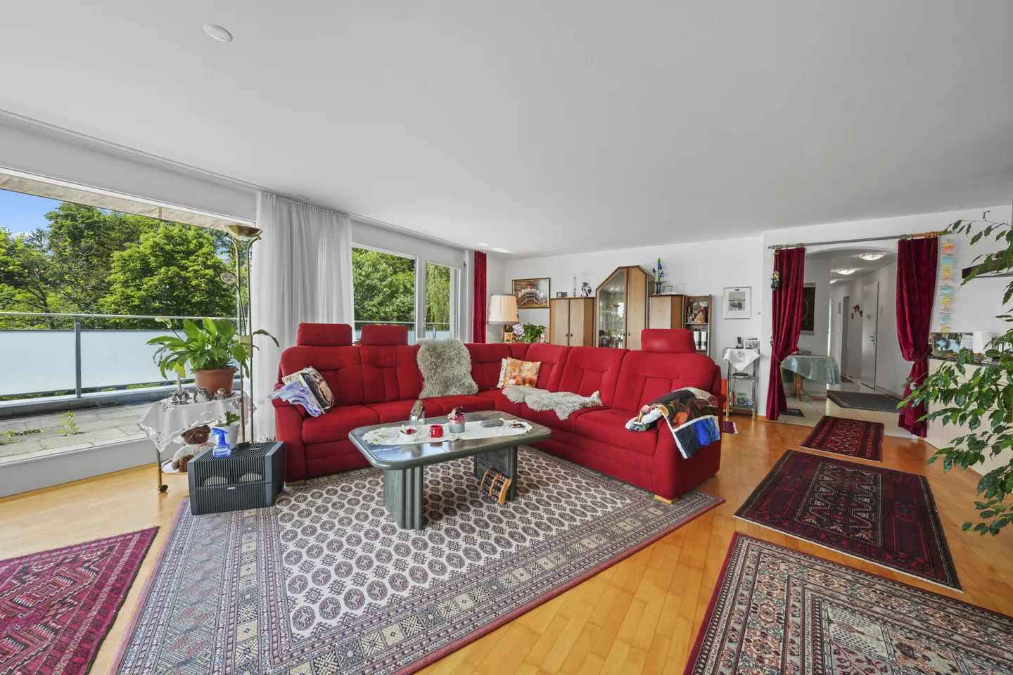 Spacious penthouse apartment with impressive wrap-around terrace - Photo 5 of 13
