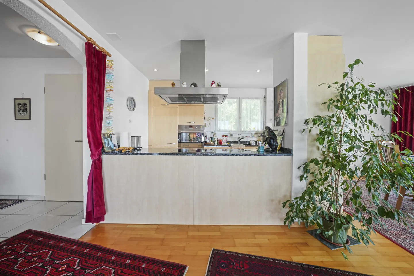 Spacious penthouse apartment with impressive wrap-around terrace - Photo 7 of 13