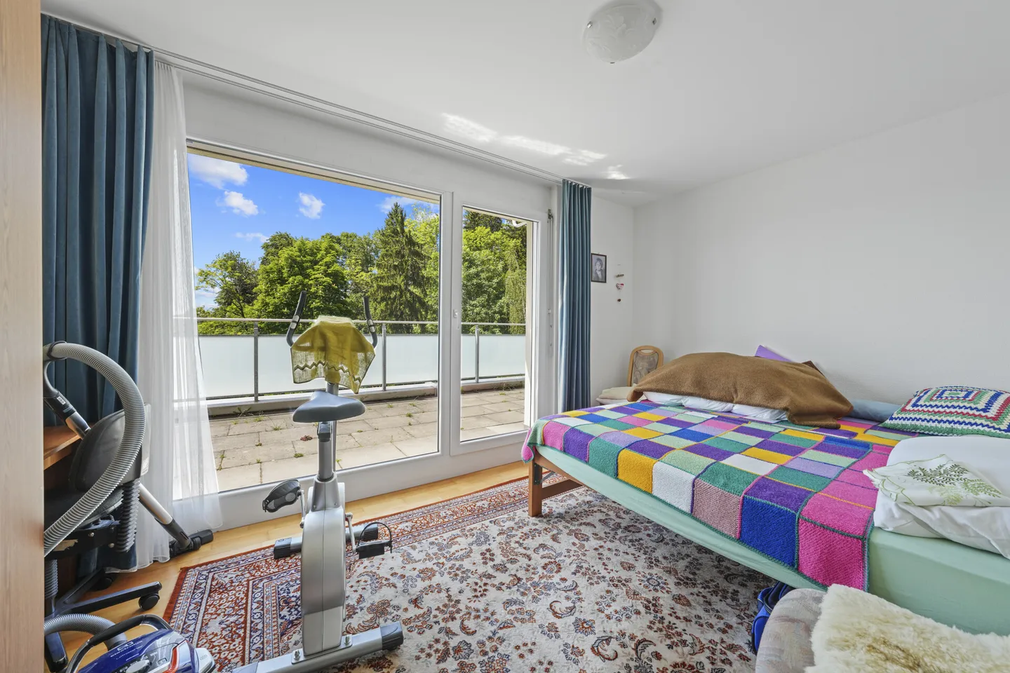 Spacious penthouse apartment with impressive wrap-around terrace - Photo 10 of 13