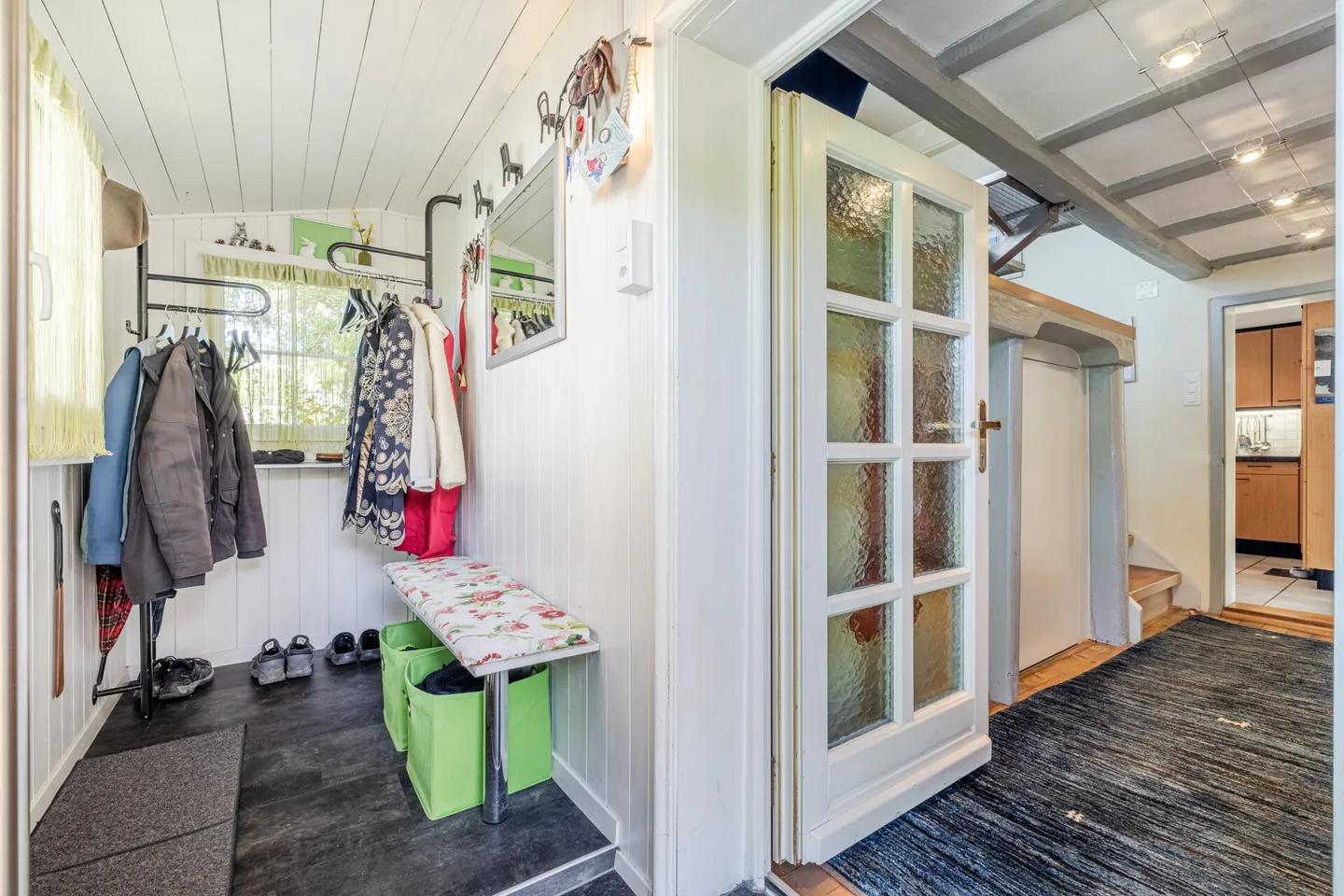 Maison familiale jumelée soigneusement entretenue avec charme - Photo 3 sur 13