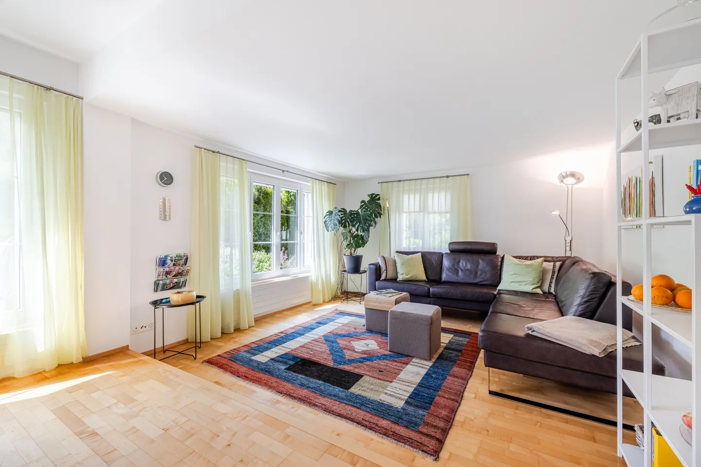 Maison familiale jumelée soigneusement entretenue avec charme - Photo 4 sur 13