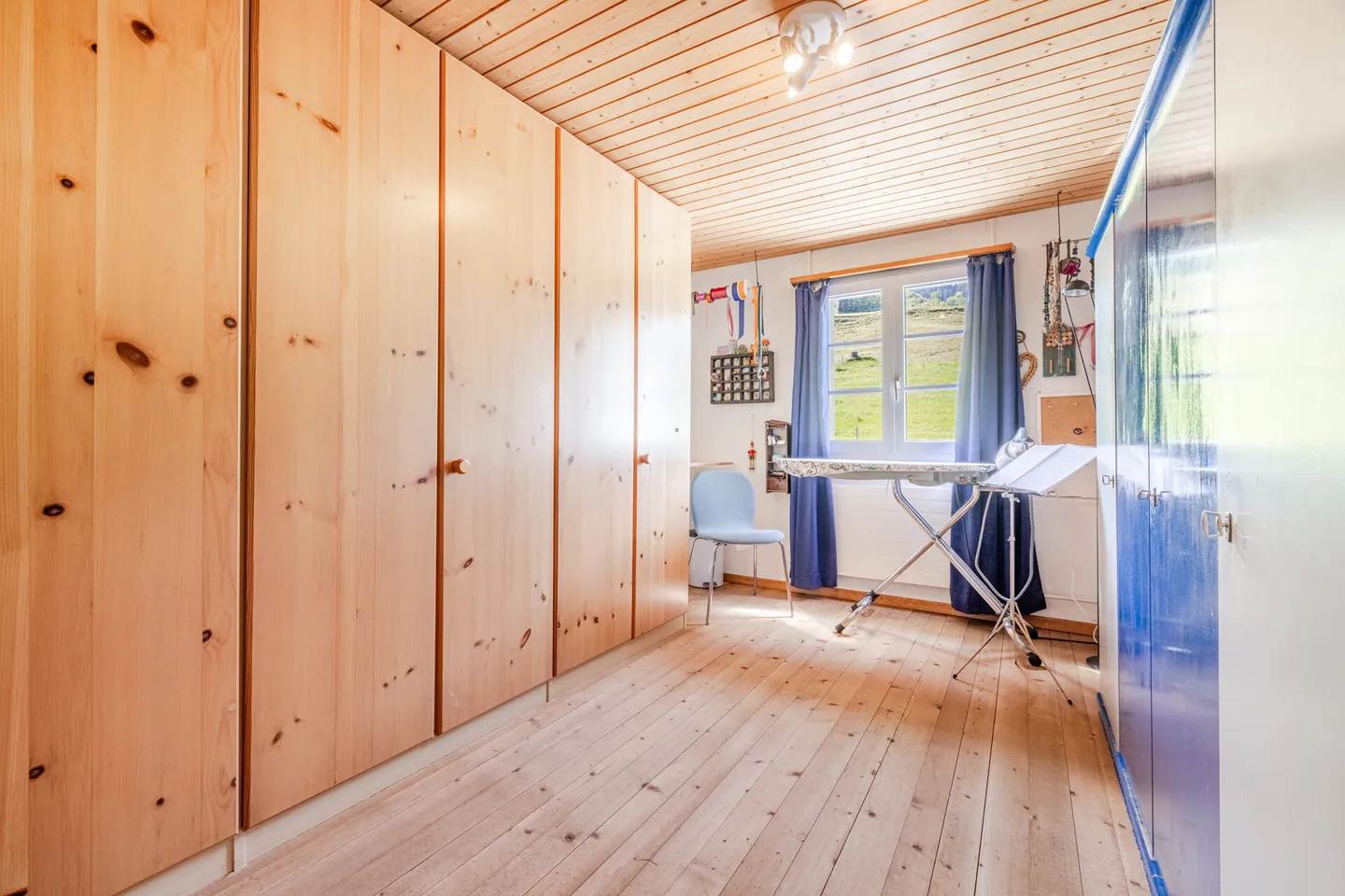Maison familiale jumelée soigneusement entretenue avec charme - Photo 10 sur 13