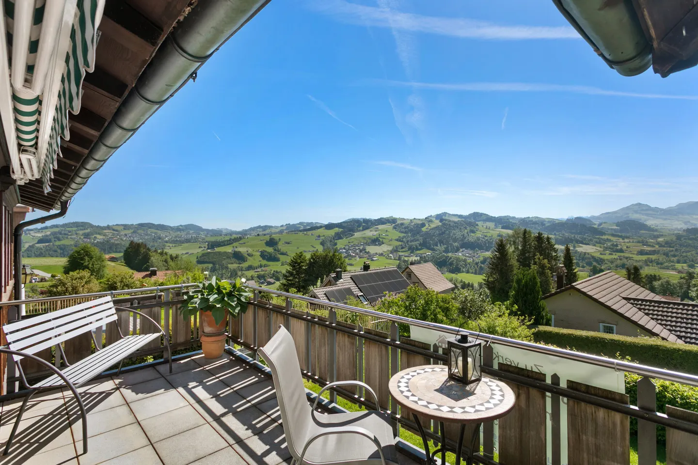 4.5-Room Apartment with Breathtaking Views - Photo 10 of 13
